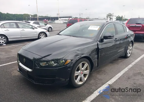 2017 Jaguar Xe Premium из США, поврежденный, VIN SAJAD4BG0HA972053